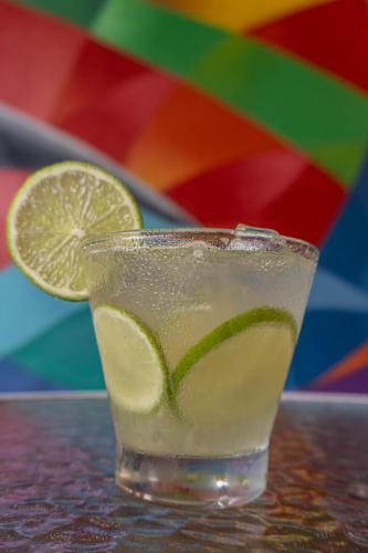 bar-caipirinha-vila-jacaa-enseada-ubatuba3