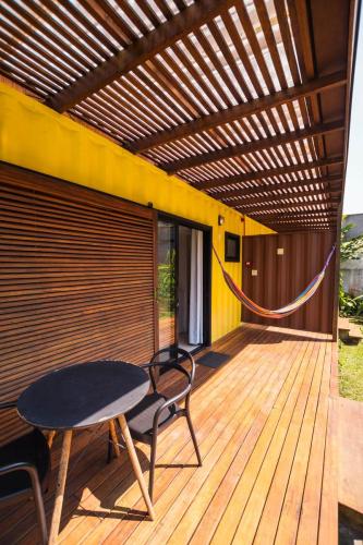 varanda-suite-standard-amarela-praia-vila-jacaa-enseada-ubatuba